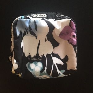 Like new! LeSportsac floral square cosmetic purse